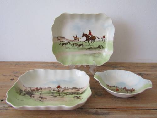 Lot of 3 original Royal Doulton Horse Themed Bowls, D6326, excellent condition *Crazy R1 start*