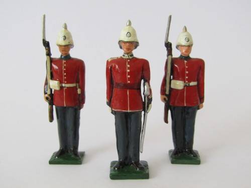 Vintage boxed set of 6 "Prince Alfred's Guard 1905" lead toy soldiers figures, 6cm