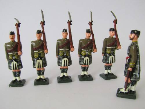 Vintage boxed set of 6 "Kaffrarian Rifles 1905" lead toy soldiers figures, 6cm