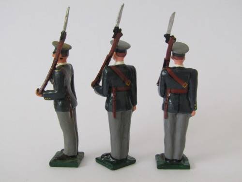 Vintage boxed set of 6 "South African Police 1965" lead toy soldier figures,6cm