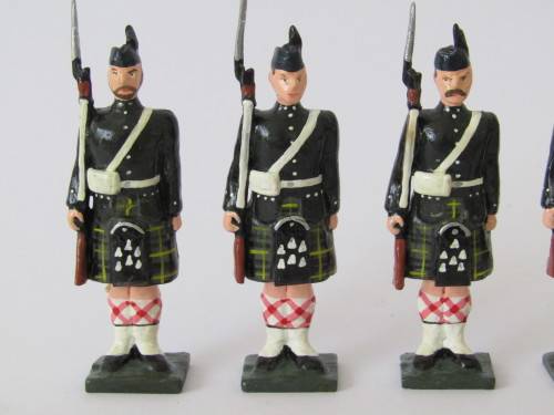 Vintage boxed set of 6 "Cape Town Highlanders 1885" lead toy soldiers figures, 6cm