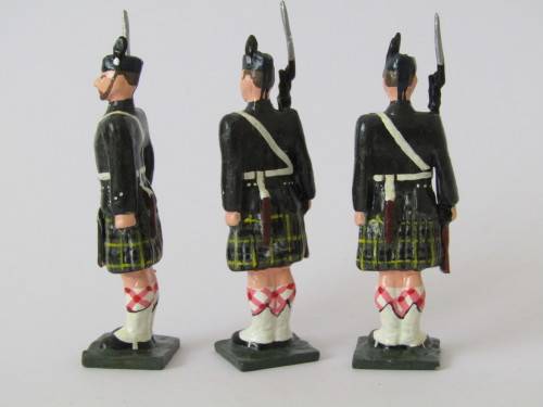 Vintage boxed set of 6 "Cape Town Highlanders 1885" lead toy soldiers figures, 6cm
