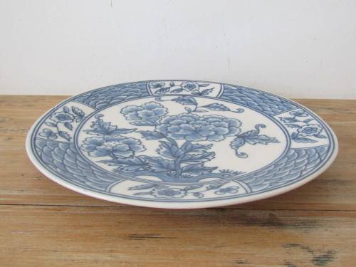 Antique early 20th century large Oriental blue and white Peony Plate, 31cm diameter