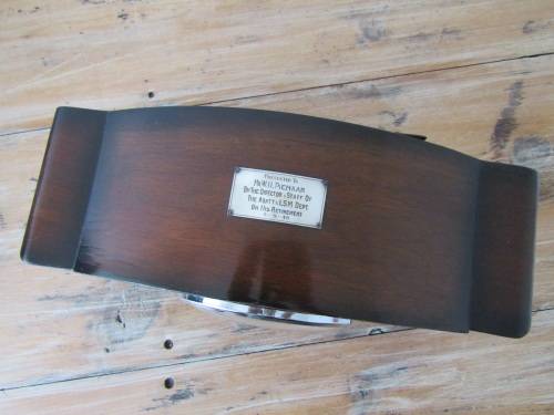 Vintage 1946 Art Deco Enfield mahogany veneered Mantle Clock with pendulum and plaque, 40cm, working