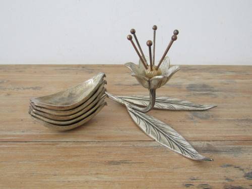 Very unusual and rare vintage metal Tulip shaped Ornament with 5 small Ashtrays that form the flower