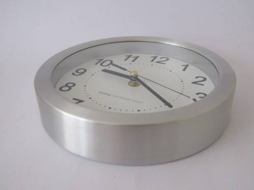Quartz brushed alluminium Wall Clock, 20cm diameter, excellent and working, 4 available