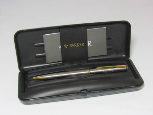 Vintage Coca Cola Parker Pen, Ball Point in original Case, brushed metal and gold plated, mint cond.
