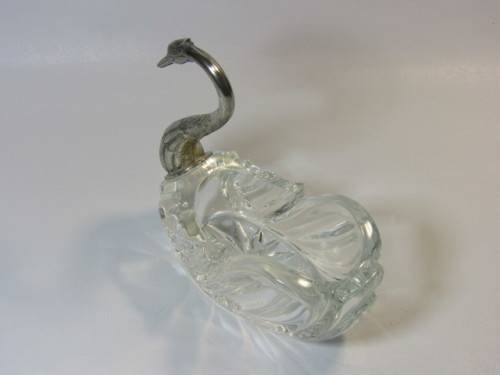 Small vintage Glass Swan Bowl with metal Head, excellent condition, 14cm x 14cm