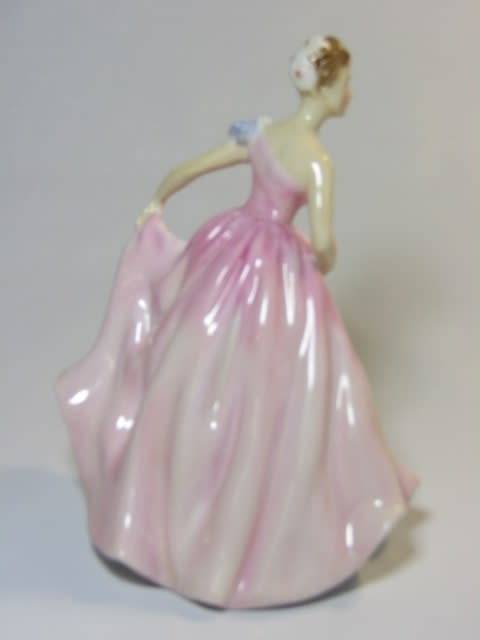 Vintage 1955 original Royal Doulton Figurine "Invitation" HN2170, 14cm, pristine condition