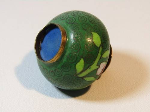 Vintage lot of 2 Cloisonne items, Plate and Salt Shaker, in excellent condition, 10cm and 4cm