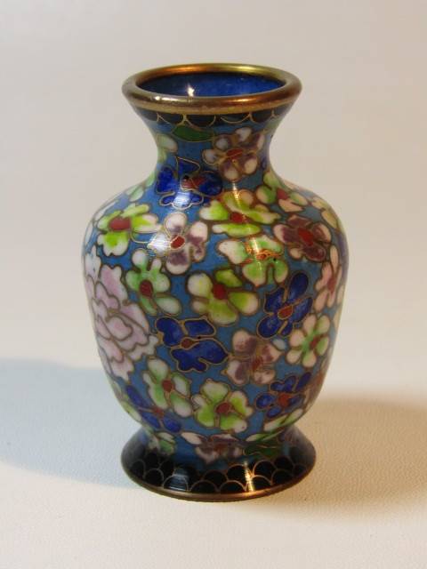 Vintage lot of 2 Cloisonne items, Plate and Vase, in excellent condition, 9.5cm and 7cm