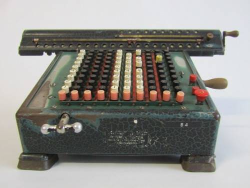 Vintage 1933 Monroe Calculating Machine, beautiful and aged condition, 34cm x 25cm x 17cm and 6Kg