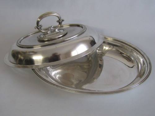 Vintage Oval silverplated Serving Dish with Lid and removeable handle, 29cm x 22cm, excellent cond.