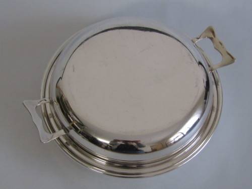 Dekrona round silverplated Serving Dish with Lid, excellent condition, EPNS, 21cm diameter x 8cm