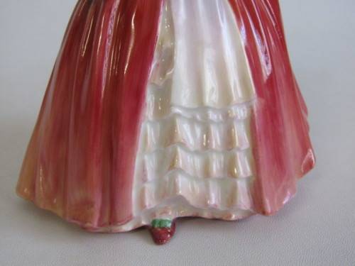 Original 1920 to 1939 Royal Doulton porcelain Figurine "Janet" HN1537, 16.5cm, perfect condition