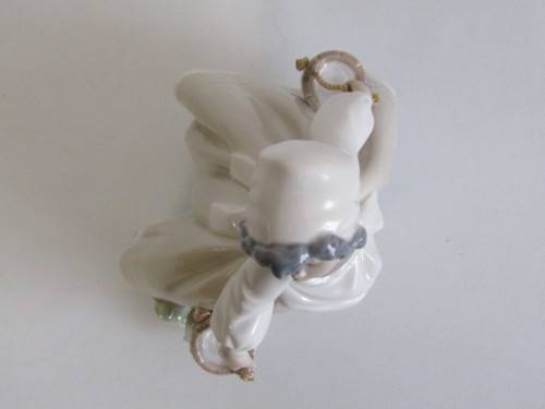 Pristine original 1985 Nao Lladro porcelain Figurine of a milk Maid, 17cm high