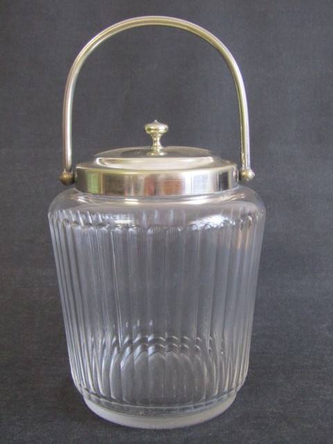 Vintage EPNS mounted Glass Biscuit Barrel with Lid and in excellent condition, 18cm high x 15cm diam