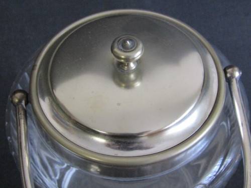 Vintage EPNS mounted Glass Biscuit Barrel with Lid and in excellent condition, 18cm high x 15cm diam