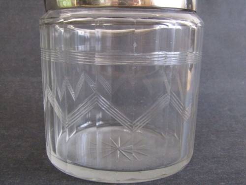 Vintage EPNS mounted Glass Biscuit Barrel with Lid and in excellent condition, 17cm high x 12cm diam