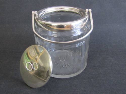 Vintage EPNS mounted Glass Biscuit Barrel with Lid and in excellent condition, 17cm high x 12cm diam