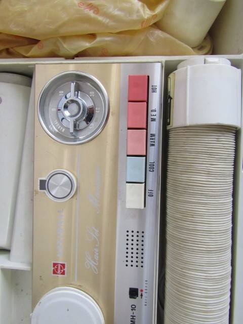 Vintage Cased retro Hair Set Machine in excellent and working condition, hair dryer
