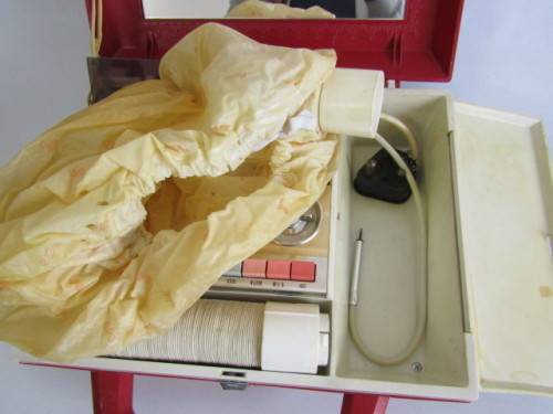 Vintage Cased retro Hair Set Machine in excellent and working condition, hair dryer