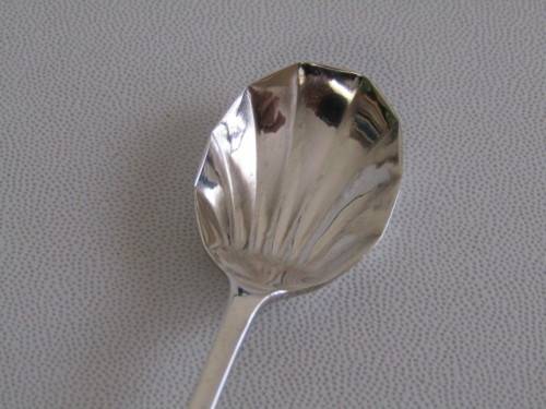 Vintage boxed set of 6 silverplated Coffee Bean Spoons, England, 10cm, excellent condition