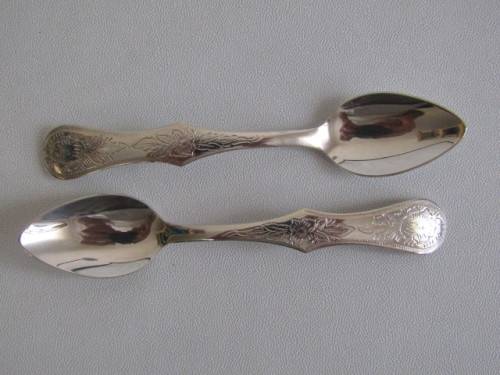 Vintage set of 6 solid Silver Teaspoons in box, excellent condition, 11.5cm long and 66.5 grams