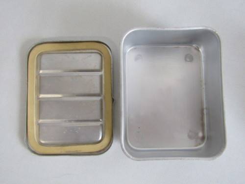 Vintage metal military Lunch Tin complete with Lid, Inner Tub, rubber Seal and Handle, 12x 10x 5cm