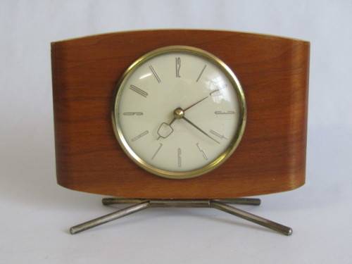 Vintage retro Electrical Westclox Mantle Clock in excellent and working condition, 23cm