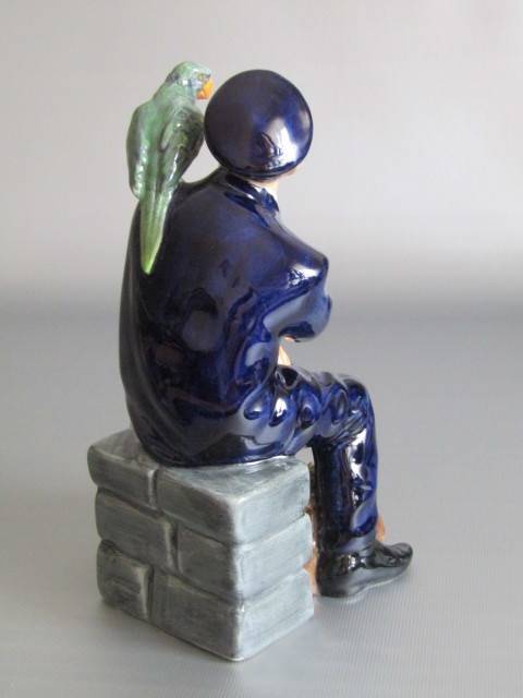 Original vintage 1964 Royal Doulton porcelain Figurine "Shore leave" HN2254, prestine, 20cm