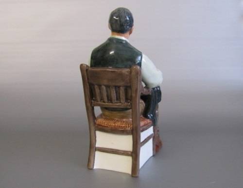 Original vintage 1963 Royal Doulton porcelain figurine "The Bachelor" HN 2319 perfect condition 17cm