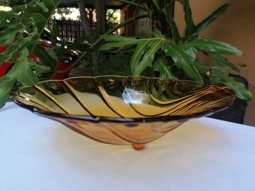 Lovely Vintage Amber glass Shell Shaped dish