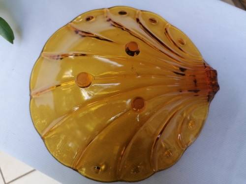 Lovely Vintage Amber glass Shell Shaped dish