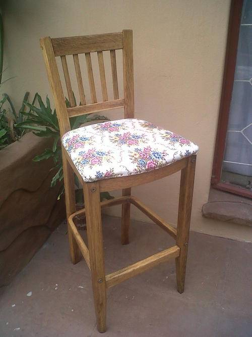 SINGLE OAK BAR STOOL