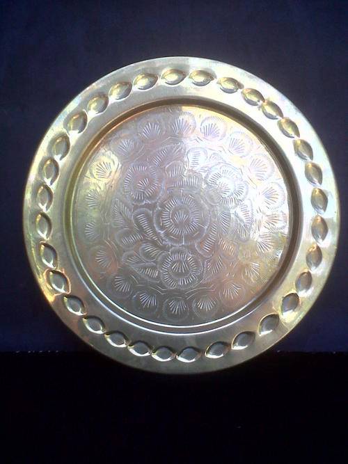 ROUND BRASS TRAY