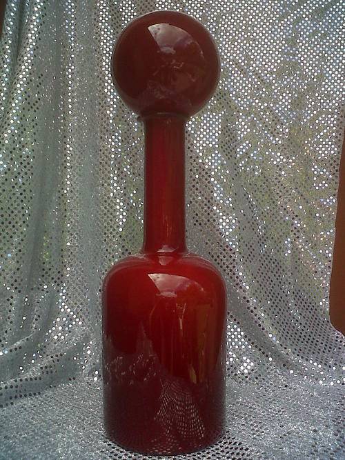 TALL BRIGHT RED RETRO DECANNTER