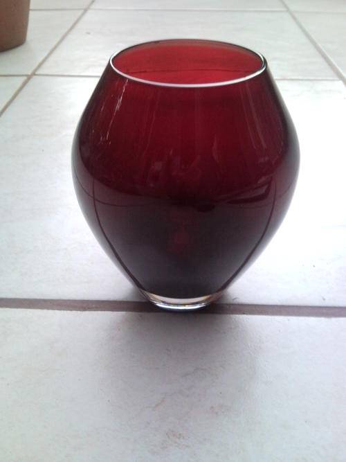LOVELY CRANBERRY COLOURED VASE