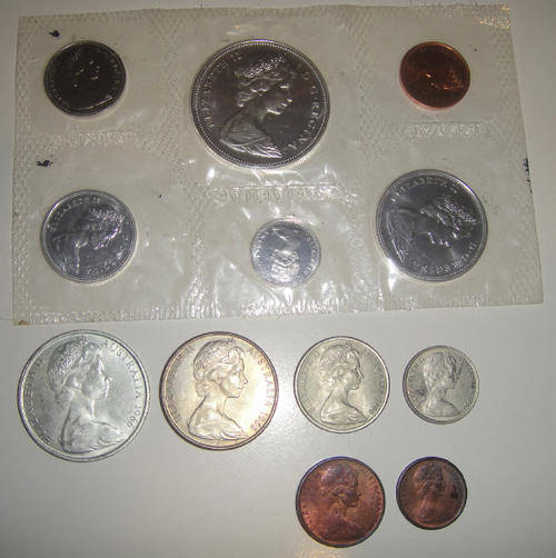1966 Australia &1967 Canada UNC sets