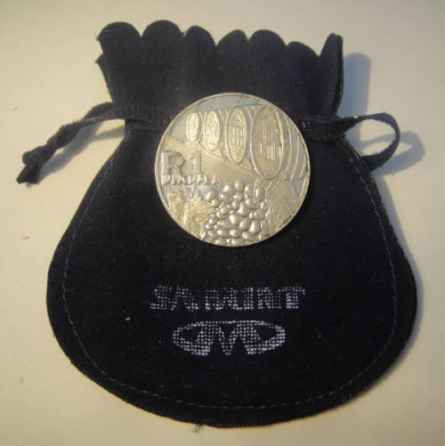 Republic of South Africa : Uncirculated Silver R1 of 2000 (Wine)