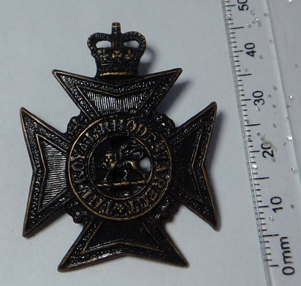 Military Badge Collection: Item 32 (Royal Rhodesian Regiment,  lug damage)