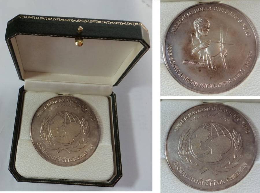 SA Music Industries Award .999 Silver Medal (99 grams & 64 mm)