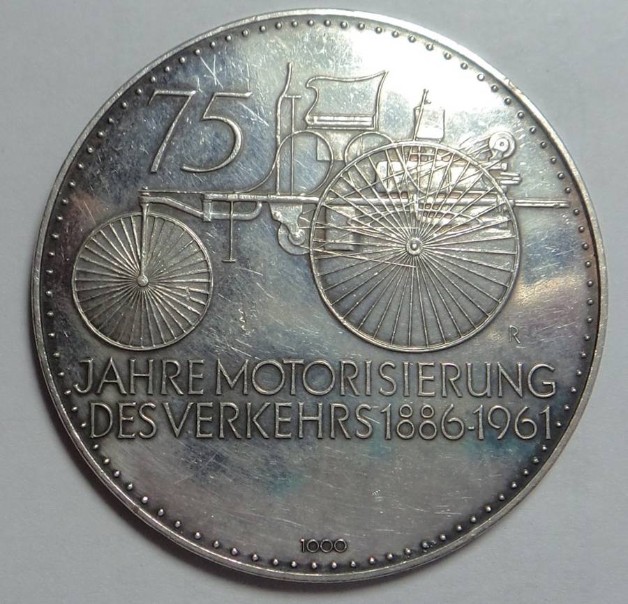 Germany: Pure Silver Medal (Daimler Benz 1886-1961)