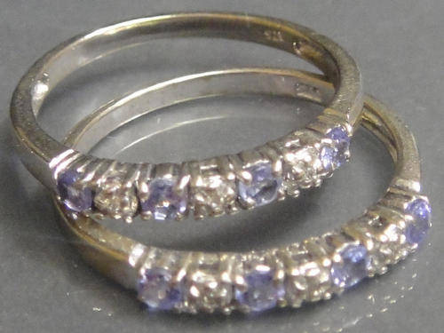 *** PAIR of 9ct White GOLD Tanzanite Rings (Matching Pair) ***