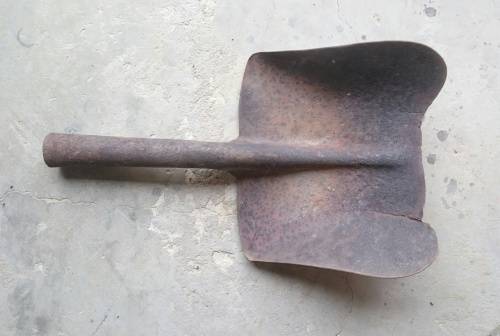 3x Parts of an old steel spade as per photo