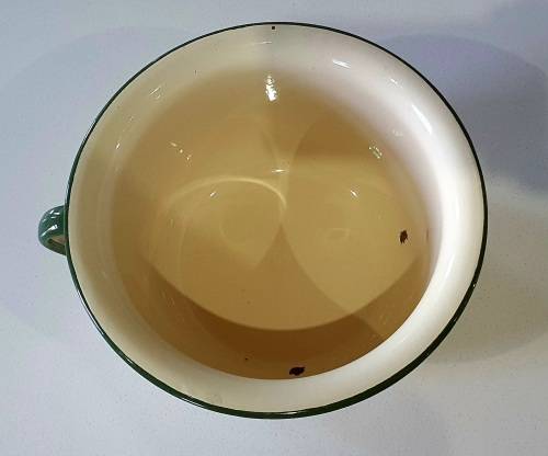 Enamel bedpan (Koos) as per photo