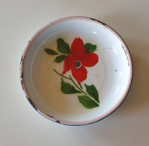 Enamel flat bowl as per photo