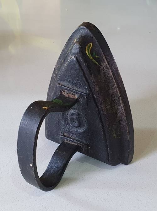 Vintage cast iron, coal stove clothing Sad Iron as per photo