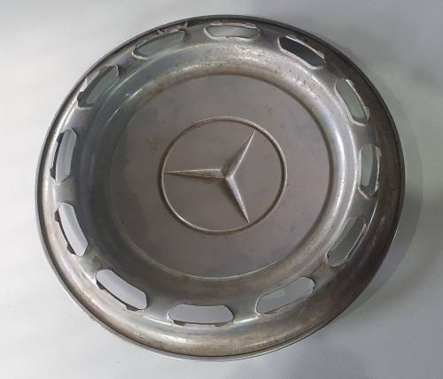 Vintage Mercedes wheel hubcap as per photo