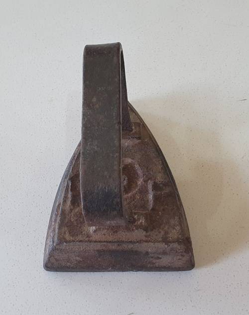 Vintage cast iron, coal stove clothing Sad Iron as per photo